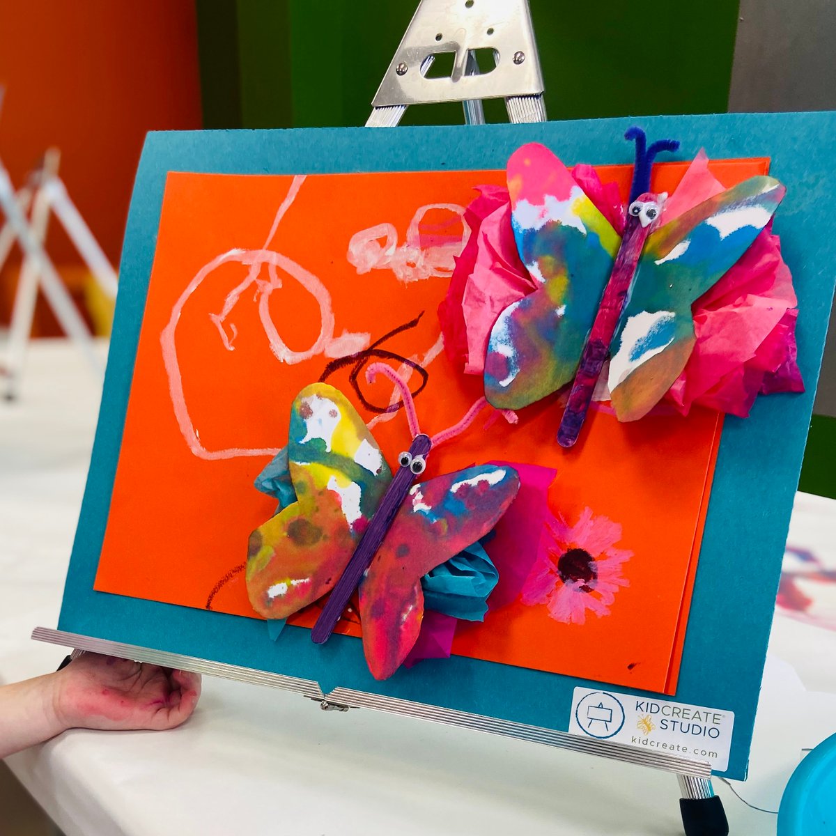 KidcreateStudio's tweet image. Using every color in the box to create these beautiful butterflies!!

📸 by Kidcreate Studio Eden Prairie

#kidcreate #kidcreatestudio