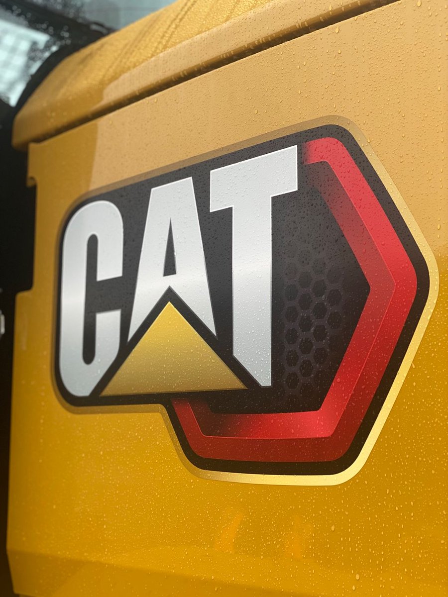 FinningNews's tweet photo. Any guesses on what Cat® machine we handed over to CSH Environmental at the end of last year? Tweet us your guesses ⬇
#NewCatMachine #CaterpillarEquipment https://t.co/wmfHweP3gv