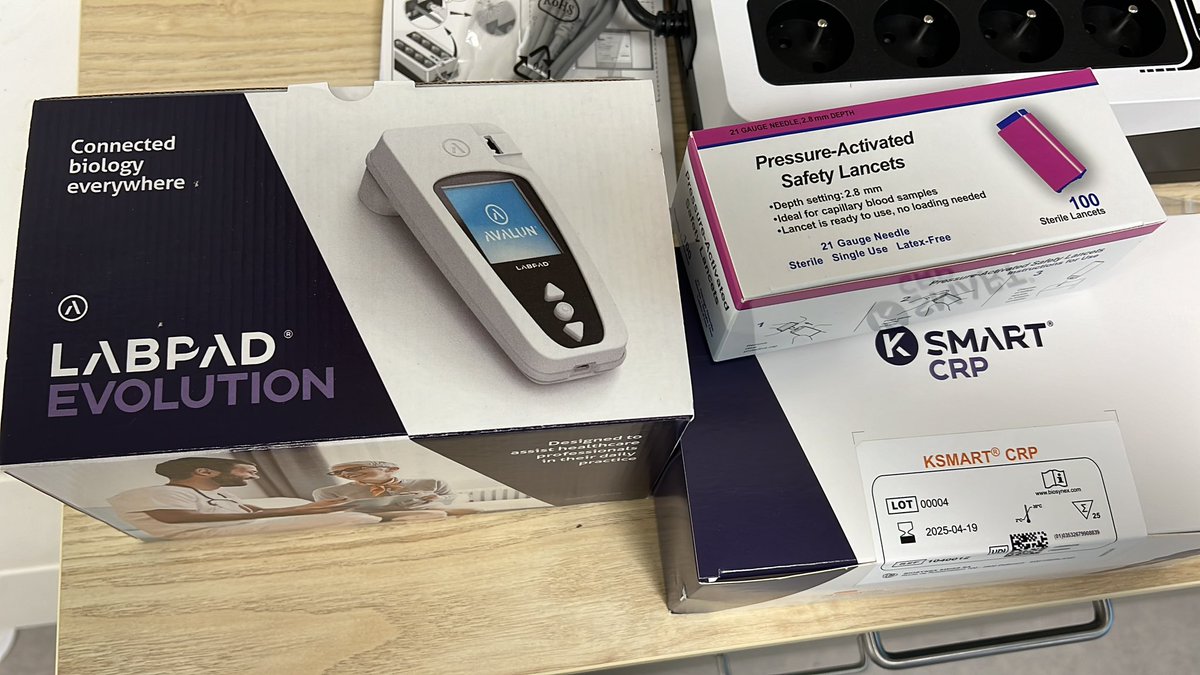 Mon dernier joujou est arrivé ! La CRP au cabinet pour diminuer consommation d’antibiotiques ( suis déjà sous la moyenne mais je peux mieux faire je pense ) .🥳💪🥳🥳💪🥳🥳
