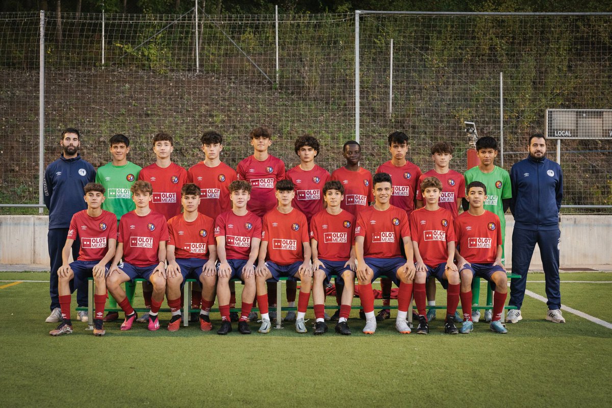UEO1921's tweet photo. 💪 Molts ànims a Marc Cros, jugador del #CadetA de @UEOplanter, que s'està recuperant d'una lesió a les costelles que va patir en un accident de trànsit.

⏳ A fer bondat unes setmanes i esperem tornar-te a veure aviat sobre la gespa! 

#PlanterUEO #ElQueOlotEsMereix https://t.co/xrDzseGasz