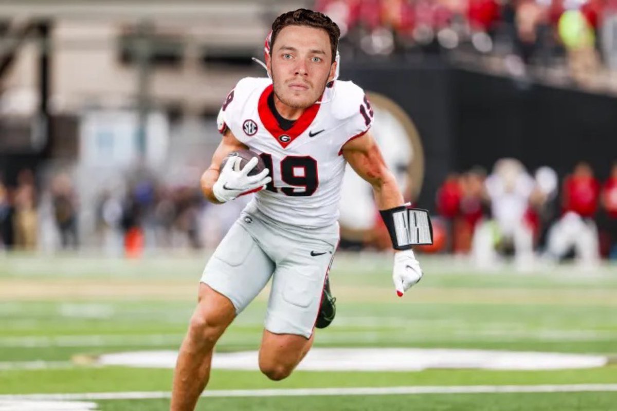 Don’t worry dawg fans, after yesterdays announcement and some careful consideration, I will be swapping positions to tight end in hope to receive more playing time and replace the absence of 19, stay tuned #2024