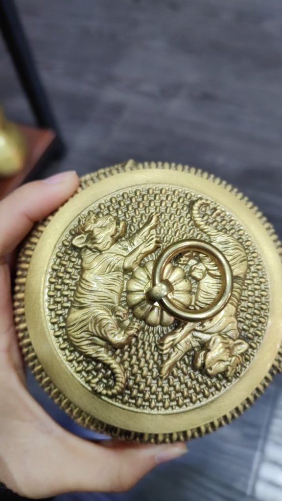 runhenggifts's tweet image. Customized copperware, add a touch of art to your special space #copperware #crafts #art #storagejar #brass #customized