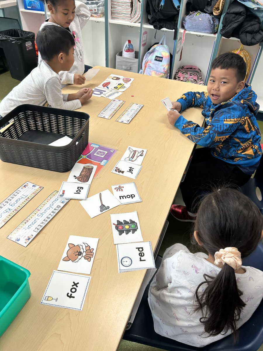 We challenged ourselves with table tubs today! Putting onset and rimes together, finding the ending sound, rhyming and reading cvc words! 🎆👏 <a href="/JresRockets/">JRES</a>