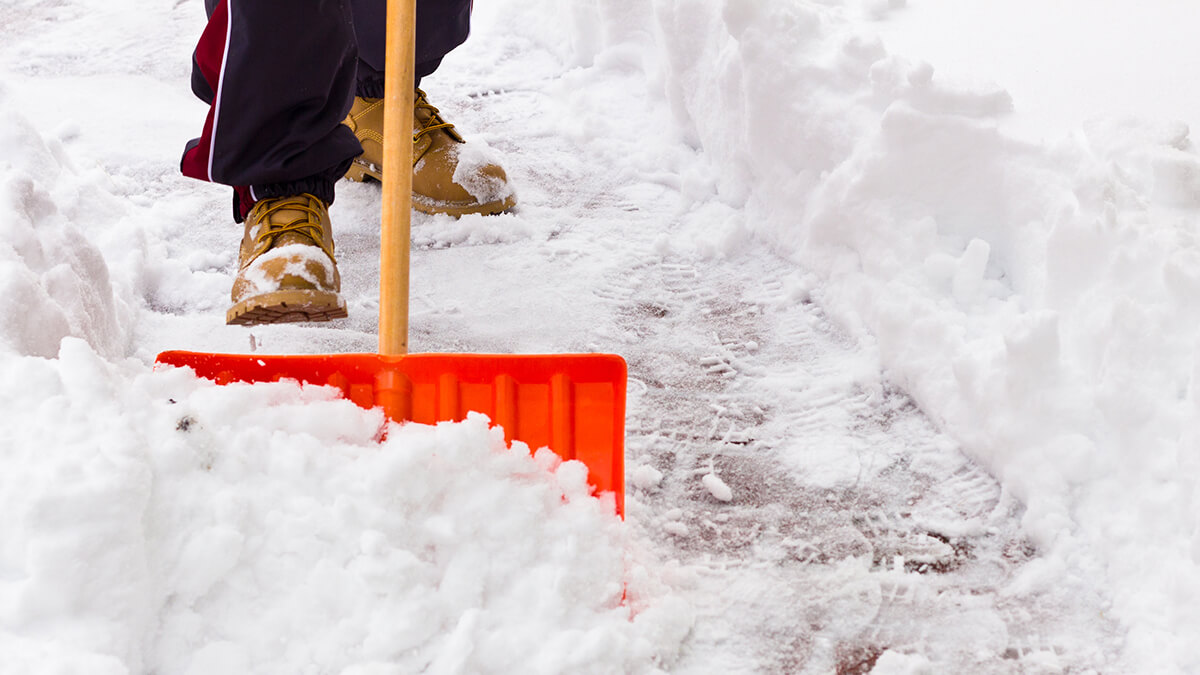 Are you responsible for snow removal or is your landlord? Find out before signing your lease. Otherwise, the responsibility may fall on you. Read on: bit.ly/3arr5Xo #wintertime #snowtips #snowremoval
