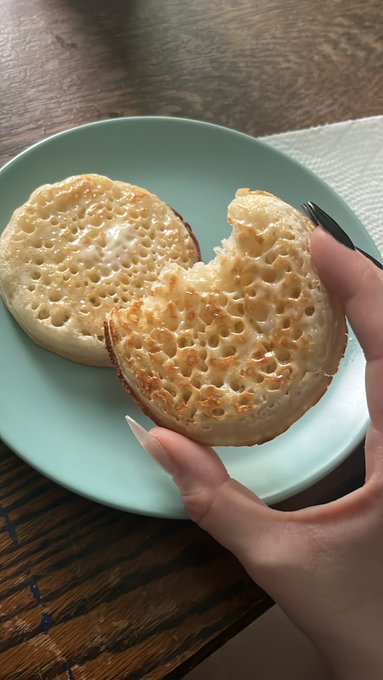 Crumpets for breakfast? https://t.co/n4bZ5L74yl<a href="/tag/cashcow"class="tags"><span>#cashcow</span></a>