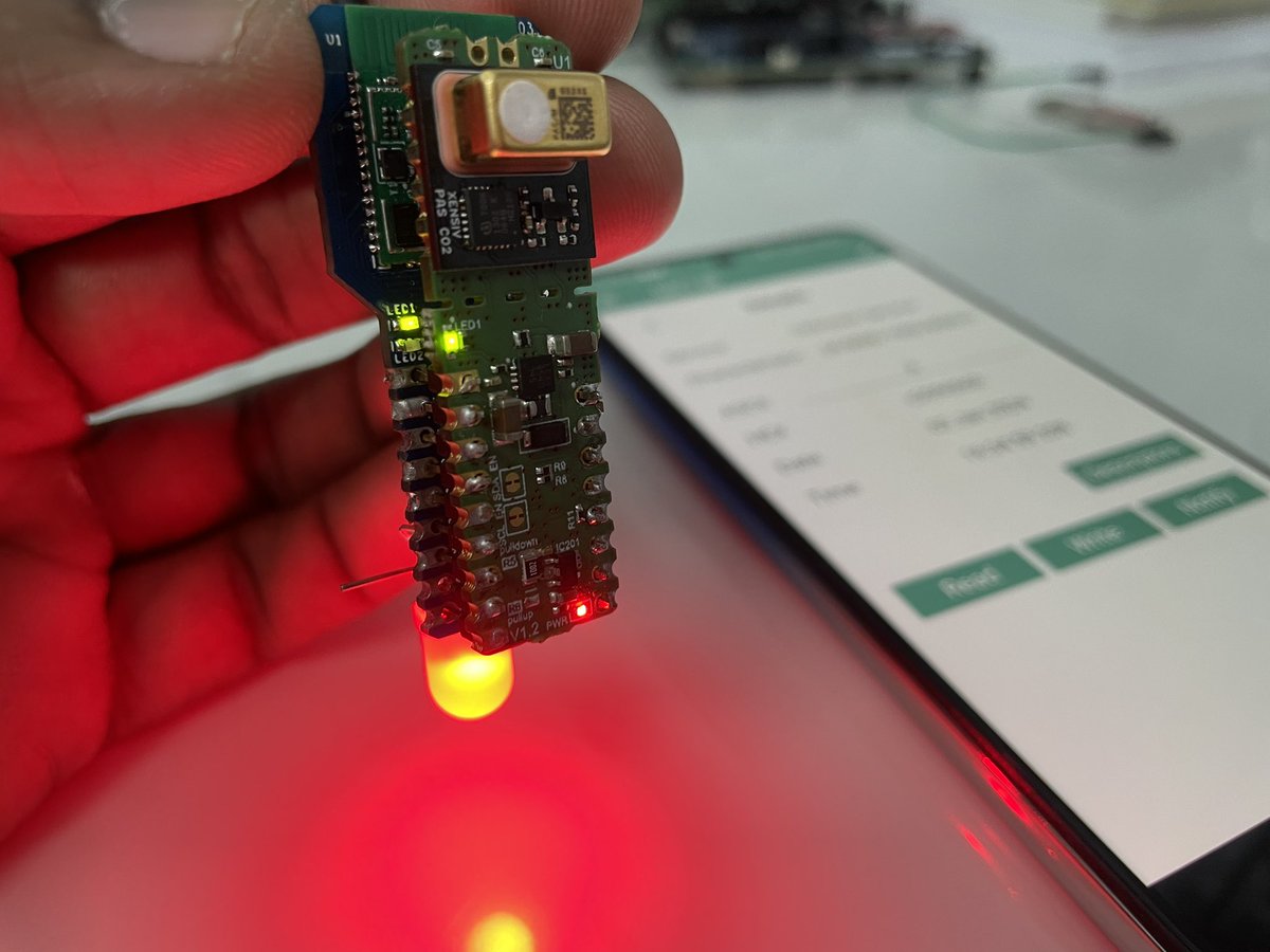 embeddedclub's tweet photo. Air Quality check - Over Bluetooth @Infineon @BluetoothSIG #infineon #sensors #airquality #bluetooth #co2 #co2level #co2sensor #iot #embedded #embeddedclub https://t.co/1FwsSt3cd3