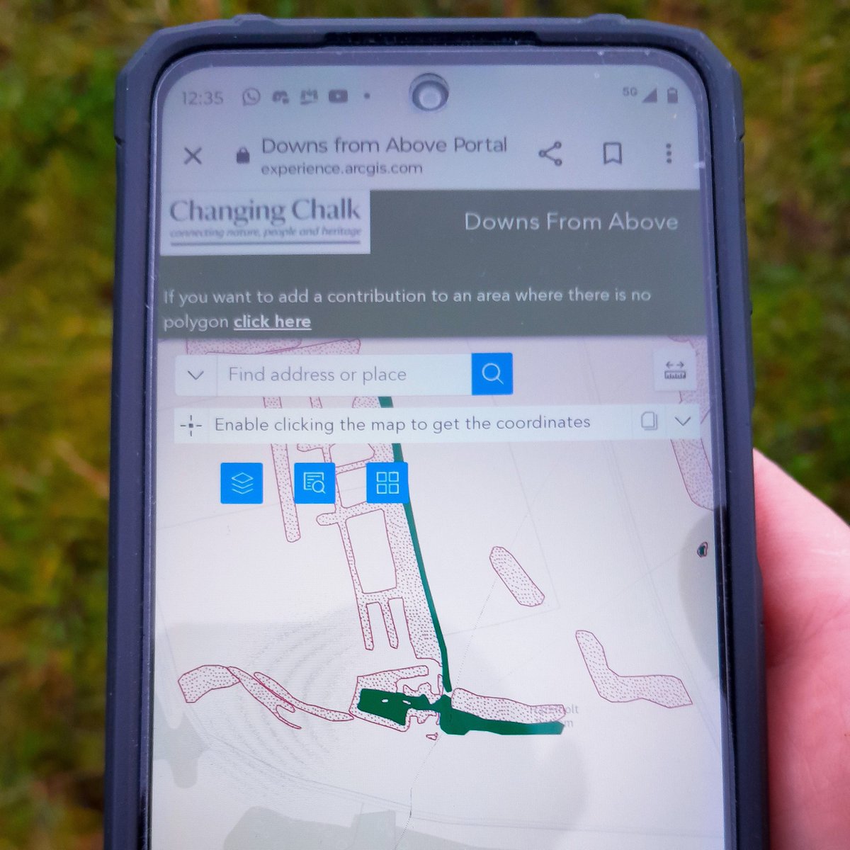 Love history? Love the South Downs? Can you help us to conserve, explore and uncover the archaeological history of the Downs?
If this sounds like you, then join our  #monumentmentors group and use this map. bit.ly/3TNfvhk. 

Pics from a survey of Thundersbarrow Hill.