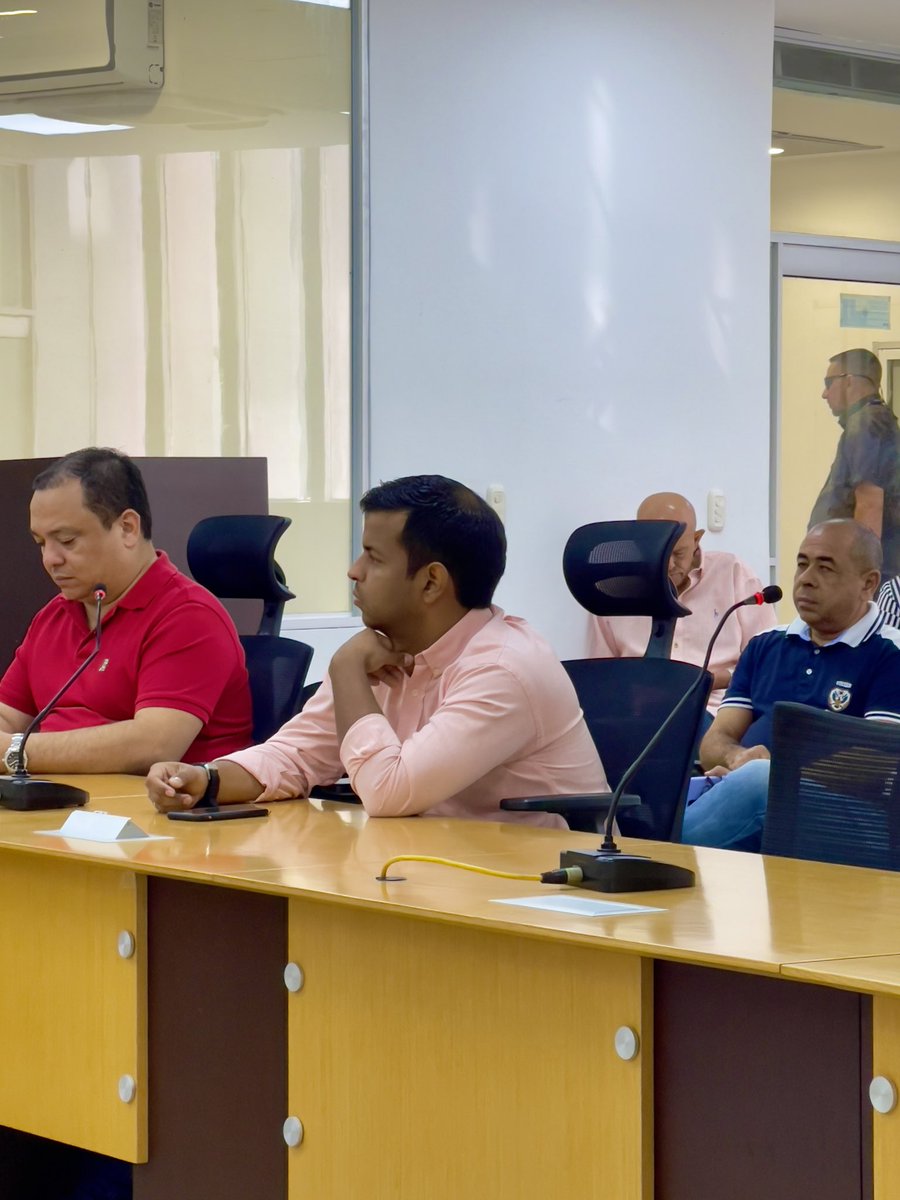 Lamento mucho los desgarradores hechos ocurrido en el corregimiento El perro. Mis oraciones para estas familias. Hoy presentamos la gran necesidad de seguridad que existe en los corregimientos del sur y anunciamos debate para analizar esta problemática <a href="/AsambleaCesar/">Asamblea del Cesar</a>