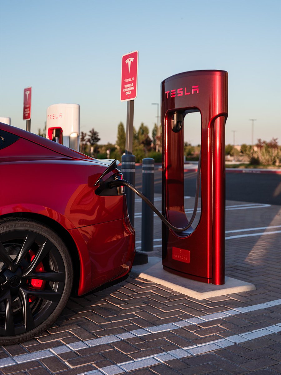 Tesla opened an average of ~30 new Supercharger stalls per day in 2023.
