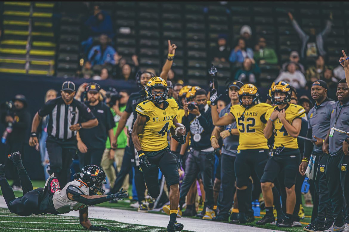 3⭐️ Reciever Uncommitted 
gpa: 3.9
ACT: 24
40: 4.39
1st Team All State
1st Team District
1st Team All Metro

77 receptions
1,354 yards
17 TD

hudl.com/v/2MheEf