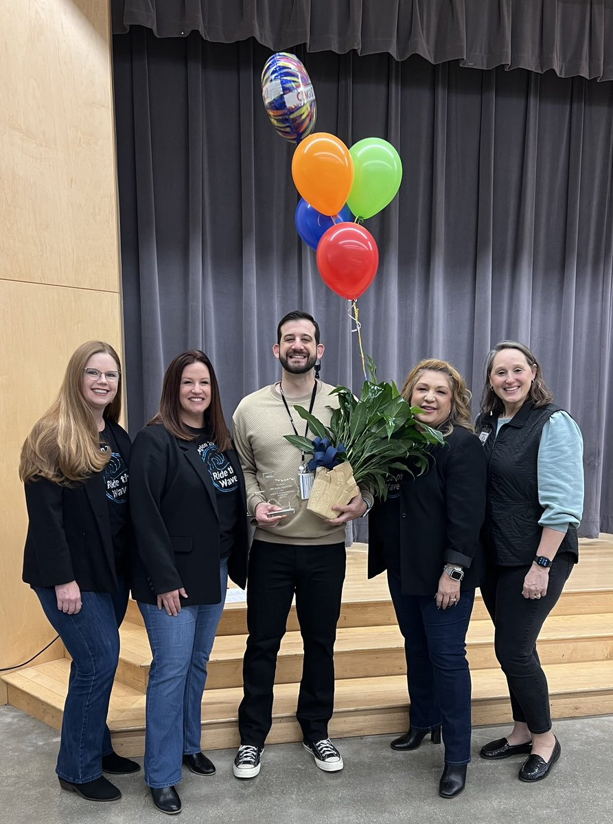 DrTate_Blanco's tweet photo. What an honor to be a part of the Prize Patrol this morning to surprise @mikejoannou1. He was selected as @TEPSA_Region20 Assistant Principal of the year! So very deserving and I am so proud of him💕@BoerneISD @SummerGault @TEPSAtalk @VanRaubES #WeLeadTX https://t.co/ierwDcm7vR