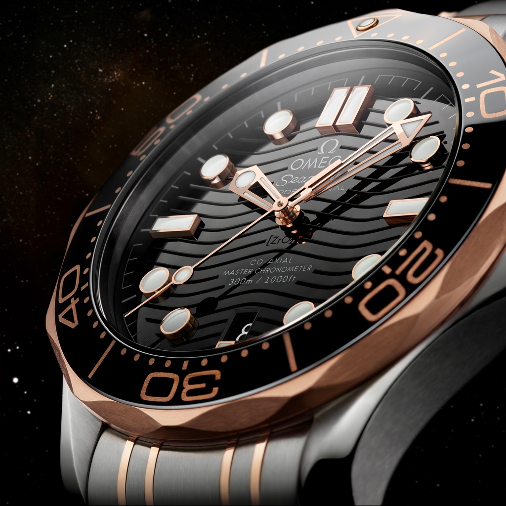 HughRice's tweet image. A perfect festive season gift from @OMEGA’s Winter Tales selection. The Seamaster Diver 300M in steel and 18K Sedna™️ Gold, with black wave-pattern dial, matching bracelet, and all-important helium escape valve.

hughrice.co.uk/omega-seamaste…

#OMEGA #OMEGASeamasterDiver