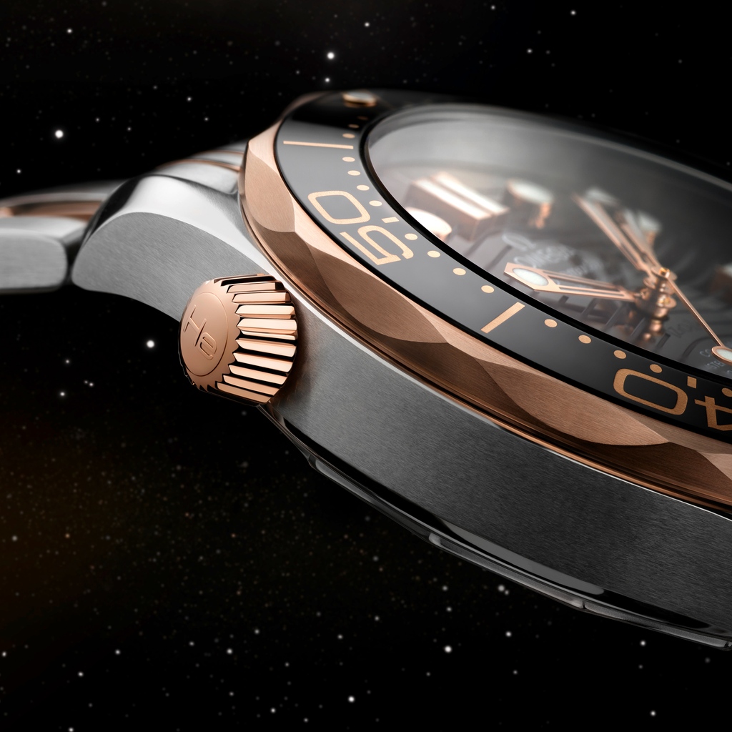 HughRice's tweet image. A perfect festive season gift from @OMEGA’s Winter Tales selection. The Seamaster Diver 300M in steel and 18K Sedna™️ Gold, with black wave-pattern dial, matching bracelet, and all-important helium escape valve.

hughrice.co.uk/omega-seamaste…

#OMEGA #OMEGASeamasterDiver