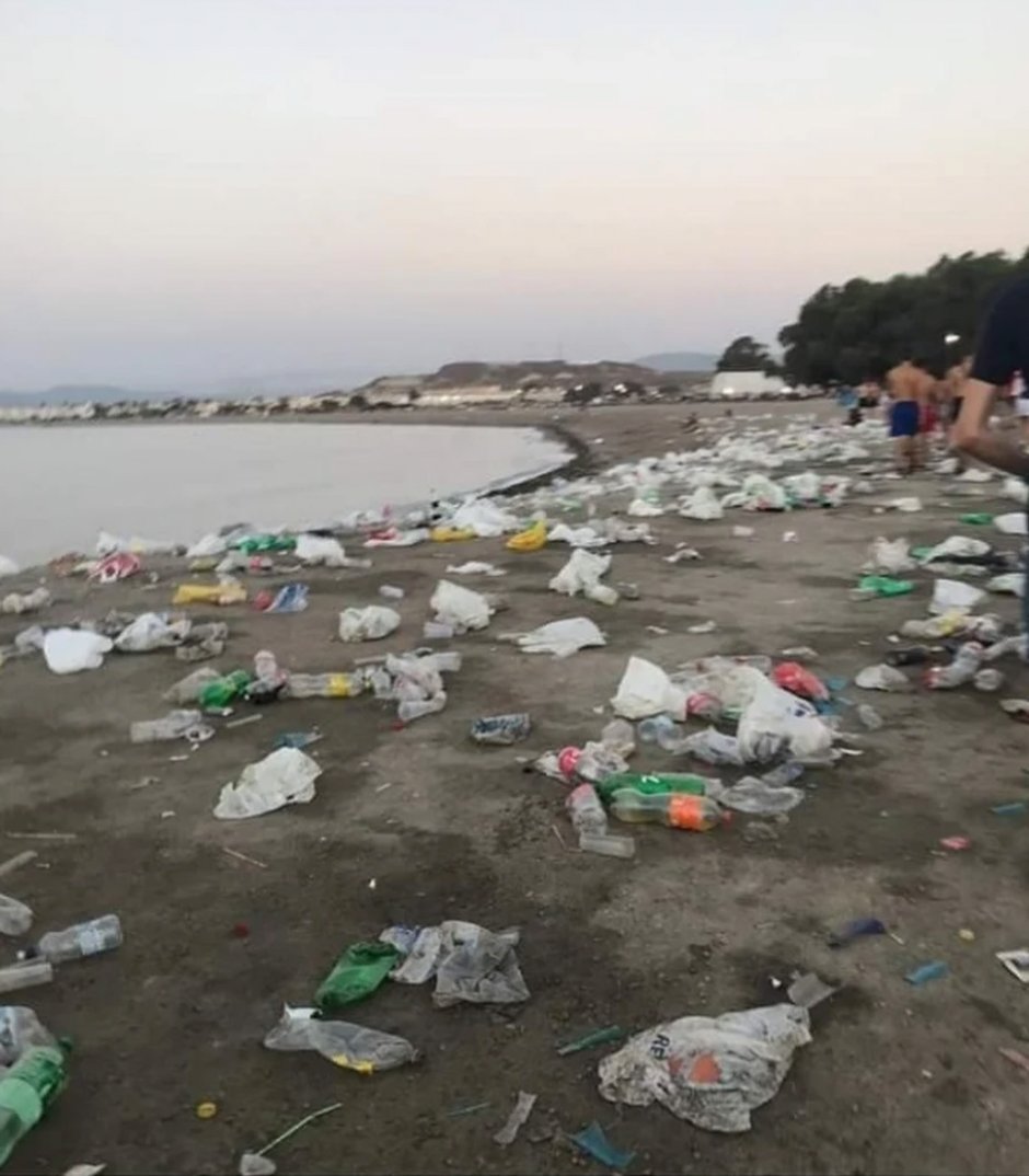 El <a href="/aytoalm/">Ayuntamiento de Almería</a> <a href="/Mar_del_MarVaz/">María del Mar Vázquez</a> y <a href="/AndaluciaJunta/">Junta de Andalucía</a> cuidan el medio ambiente provocando que las playas en las puertas de #CabodeGata estén así en verano 2024 contra la opinión de los ciudadanos #NODreamBeach #ElToyo #Almeria