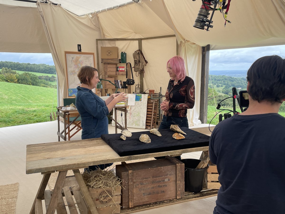 ArchSouthEast's tweet image. The new series of #DiggingforBritain is out now! 
Catch ASE’s Letty Ingrey talking to @theAliceRoberts about a find of a lifetime – a 300,000-year-old Giant Handaxe, discovered nr Frindsbury, Kent.
Tune in 8pm Weds 10th Jan on BBC2
OR watch now on iPlayer! tinyurl.com/ASE-DFB