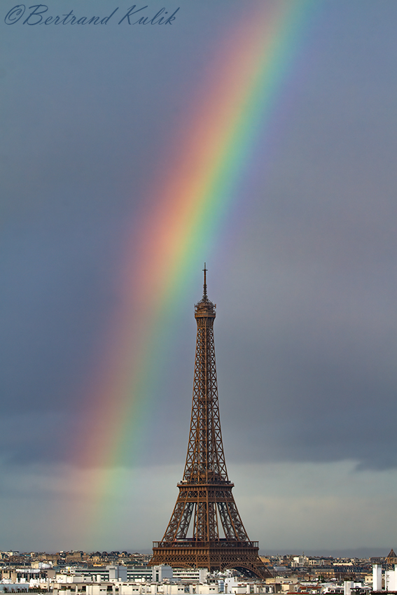 1 er arc Parisien de l'année. #rainbow #meteofrance #weather @Meteovilles #lejournaldelameteo #toureiffel #eiffeltower #villedeparis #keraunos #arcenciel