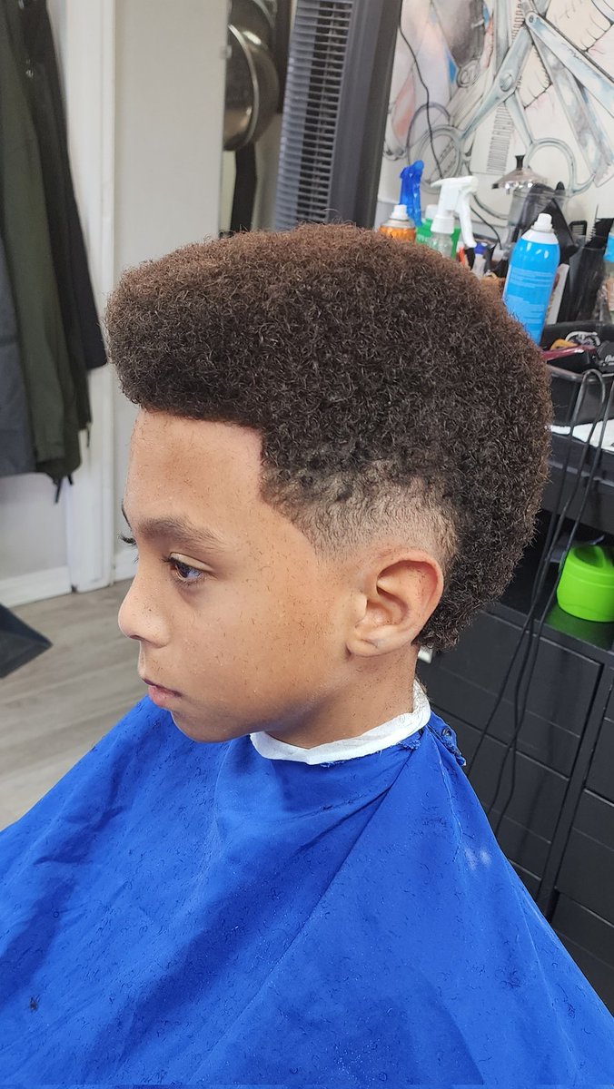 newdaybigsub's tweet photo. THIS IS WHAT WE DO AT YOREYS URBAN BEAUTY AND BARBER LOCATED IN RICHMOND TX #TIWWD #NEWDAYBIGSUB #BIGSUBOG #YOREYS #YOREYSURBAN @ChidozieNwankw @isthatchijioke https://t.co/AvJ4CO6rsv