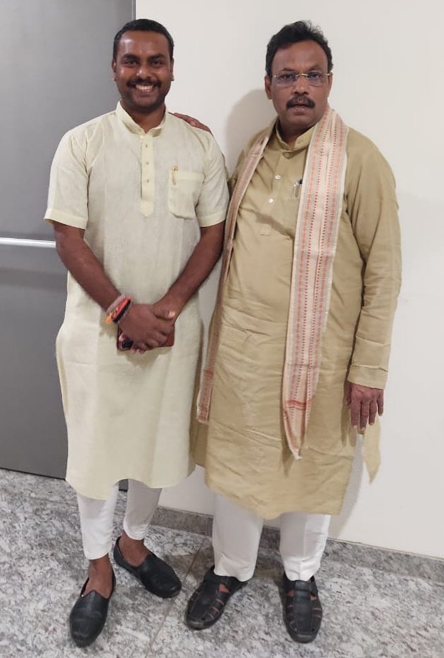 Rupeshkoomar's tweet photo. आदरणीय बड़े भाई साहब @TawdeVinod जी को @BJP4India में @BJP4OBCMorcha का राष्ट्रीय प्रभारी बनाए जाने पर ढेरों शुभकामनाएं एवं बधाई..🙏💐 https://t.co/D3ReBvN3Up