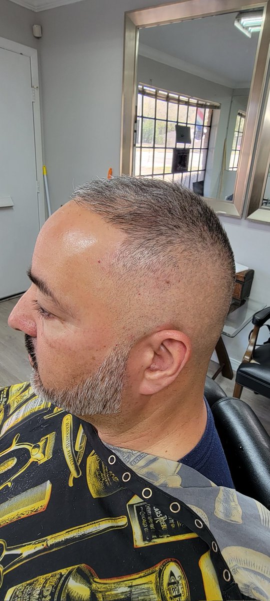 newdaybigsub's tweet photo. THIS IS WHAT WE DO AT YOREYS URBAN BEAUTY AND BARBER LOCATED IN RICHMOND TX ... THE COLDEST ... NO SPRAY OR PIC TRICKS LOL #TIWWD #NEWDAYBIGSUB #BIGSUBOG #YOREYS #YOREYSURBAN https://t.co/RNmb1f3u2W