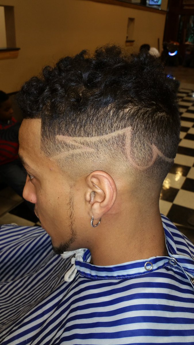 newdaybigsub's tweet photo. THIS IS WHAT WE DO AT YOREYS URBAN BEAUTY AND BARBER LOCATED IN RICHMOND TX ... THE COLDEST ... NO SPRAY OR PIC TRICKS LOL #TIWWD #NEWDAYBIGSUB #BIGSUBOG #YOREYS #YOREYSURBAN https://t.co/RNmb1f3u2W