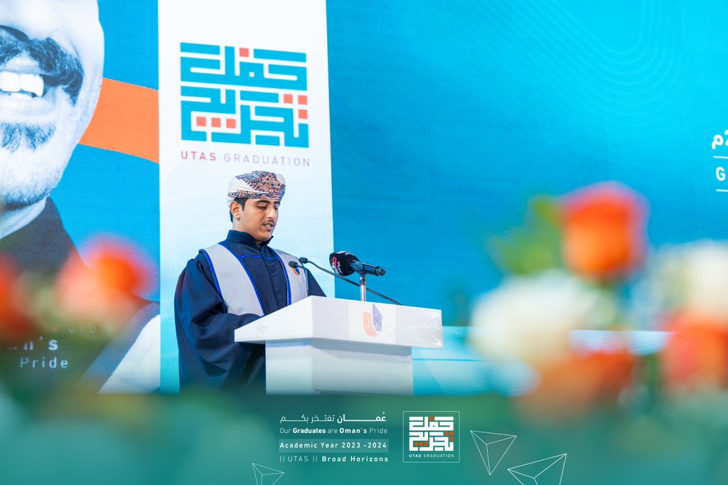 UtasSur's tweet photo. كلمة_الخريجين |
مُقتطفات من كلمة الخريجين يقدمها نيابة عنهم الخريج عبد الر��من بن سالم الحجري من كلية الصناعات الإبداعية
#عمان_تفتخر_بكم 
#UTAS_GRADUATION https://t.co/zzdCPAWuvN