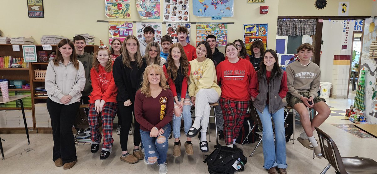 Our students and staff are always willing to lend a hand to support the community. Learn about the recent holiday season fundraising effort to assist animal shelters: bit.ly/3S6f94i @FFCSsupt
