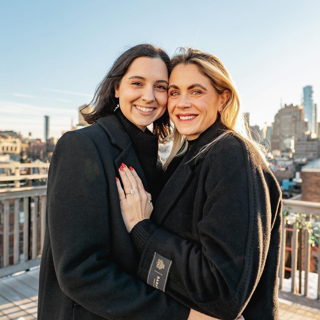 FloCollege | Softball (@flocollegesb) on Twitter photo โค๏ธ Love was in the air in 2023 ๐ณ๏ธโ๐
Congrats to all of the couples who got engaged ๐
<a href="/jaydac00/">Jayda Coleman</a> & <a href="/Billy2Bowman/">ยฒ</a> | <a href="/gsvekis21/">Gwen Svekis</a> & <a href="/TayEdwards212/">Taylor Edwards</a> | <a href="/LChamberlain44/">Lauren Gipson</a> | <a href="/alyssadicarlo8/">Alyssa DiCarlo</a> & <a href="/GiDiSalvatore3/">GiOnna DiSalvatore</a>
We wish you all the best!
#loveislove #softball โค๏ธ Love was in the air in 2023 ๐ณ๏ธโ๐
Congrats to all of the couples who got engaged ๐
<a href="/jaydac00/">Jayda Coleman</a> & <a href="/Billy2Bowman/">ยฒ</a> | <a href="/gsvekis21/">Gwen Svekis</a> & <a href="/TayEdwards212/">Taylor Edwards</a> | <a href="/LChamberlain44/">Lauren Gipson</a> | <a href="/alyssadicarlo8/">Alyssa DiCarlo</a> & <a href="/GiDiSalvatore3/">GiOnna DiSalvatore</a>
We wish you all the best!
#loveislove #softball