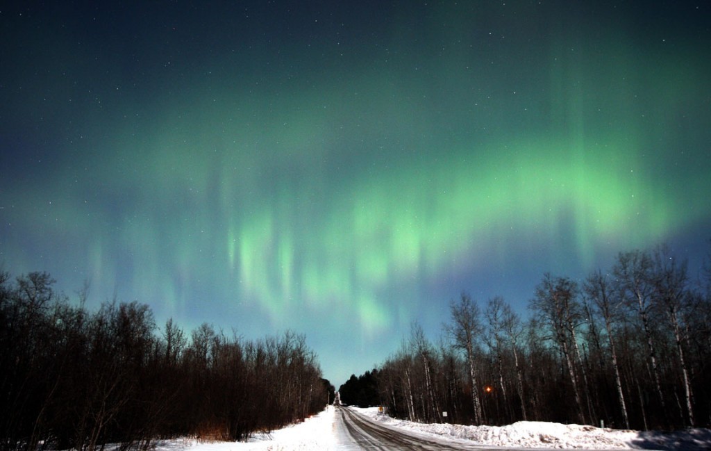 Good news for #Aurora fans. The #NorthernLights are on the increase, says @DillonvWx . And the cycle will likely peak in 2025. Enjoy these Upper Midwest NL pics. Read Dillon's column here: stcloudlive.com/weather/weathe…

📷Macy Moore / @wctrib; Andrew Krueger, Bob King / @duluthnews