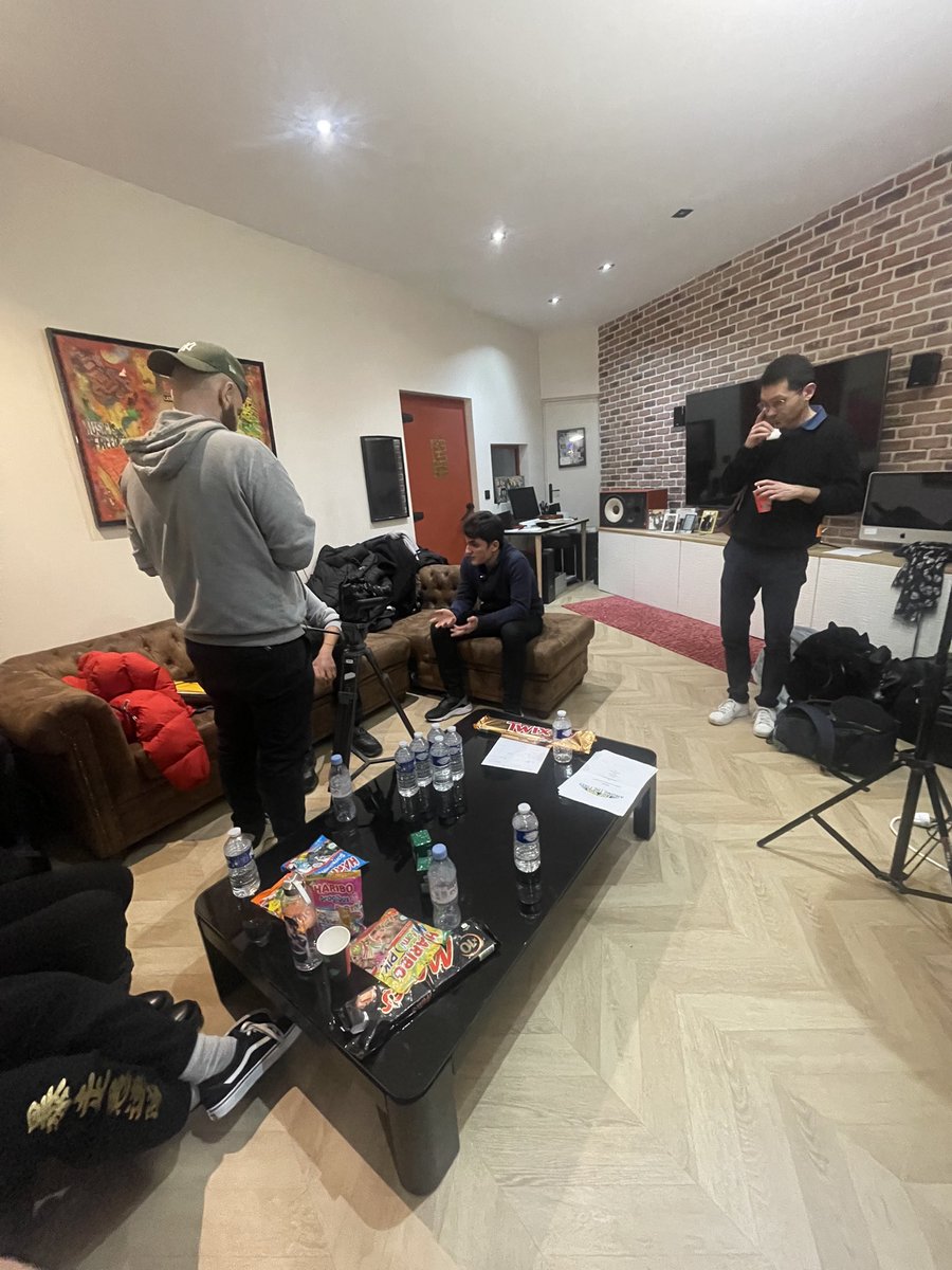 DEKUMIGHTFR's tweet photo. 🚨LE DOUBLAGE officiel du projet My Hero Academia : THE ONE AMONG THE FIRST est officiellement terminé ! 🔥

Merci a tout les doubleurs, merci à l’équipe de vidéaste @Sharincam_Prod, merci à Julien et Damien pour leurs collaboration avec le projet. 

C’est un grand événement qui se réalise enfin. Toute l’équipe de production derrière ce doublage à été incroyable, le travail de chaque doubleurs à été monstrueux, j’ai ressenti énormément de frisson pendant tout l’enregistrement car l’esprit et le coeur y était. 

Nos vidéaste vous ont réaliser une petite surprise qui arrivera très prochainement, je tiens encore a les remercier grandement pour leurs travails fabuleux. 

On compte sur vous pour donner un maximum de force au projet ! De nouvelles informations arrivent très prochainement ! 👑

RENDEZ-VOUS CETTE ANNÉE POUR LA SORTIE OFFICIELLE ! 🔥

DEKU.