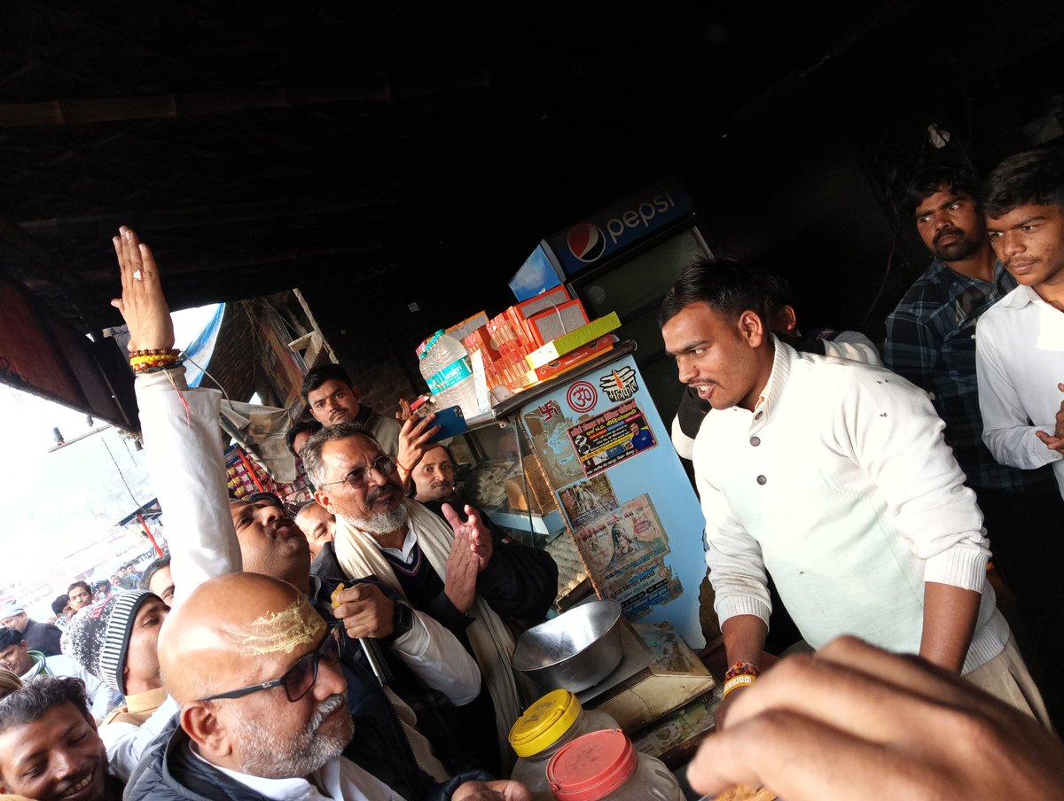 INCSitapur's tweet photo. जुड़ने और जोड़ने की मुहिम
@kashikirai @SupriyaShrinate @AnilYadavINC_ https://t.co/0A6tcVKufe