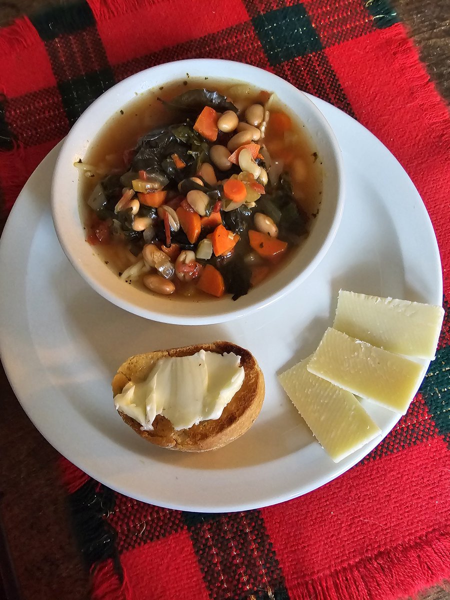 Titmousie2's tweet image. Yesterday's Tuscan #vegetablesoup 😊