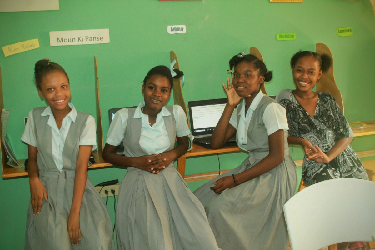 MBB High School Scholars in Haiti are getting ahead with basic computer classes! They're learning essential skills to prepare them for future jobs. #EmpowerThroughEducation #HaitiScholars #BeMercy🎓💻🇭🇹