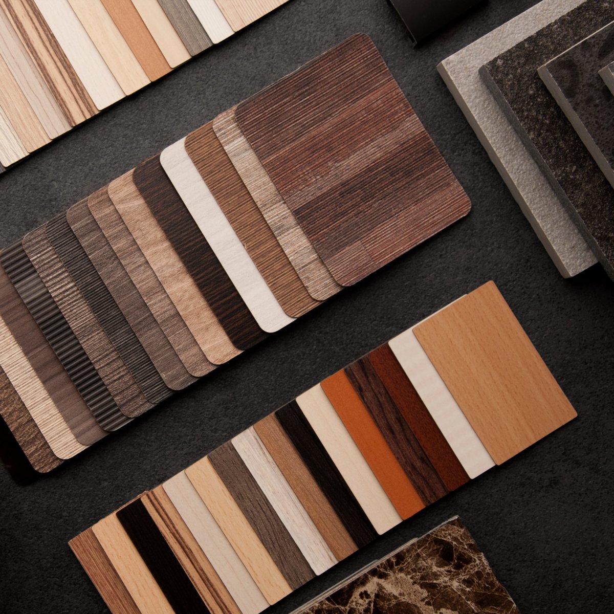 ألوان و خامات
تحيّرك.. 

#مطابخ_ديزينو