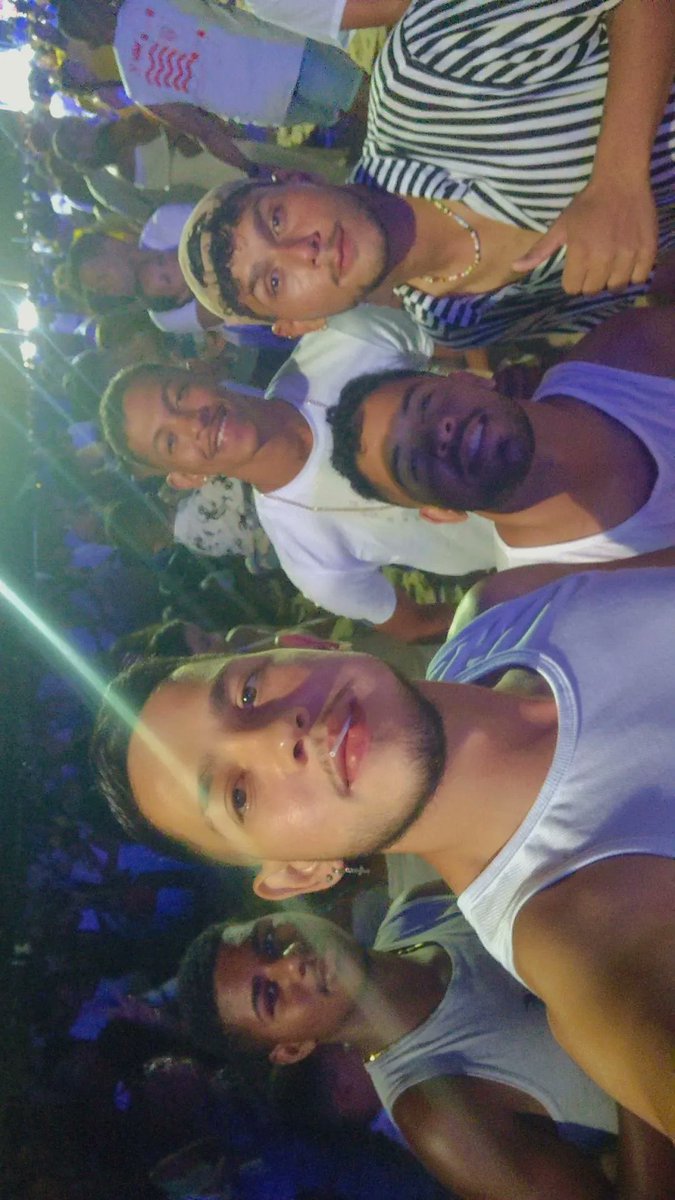 meninoall's tweet photo. Rendeu, oh se rendeu... https://t.co/XQLcAD7wI7