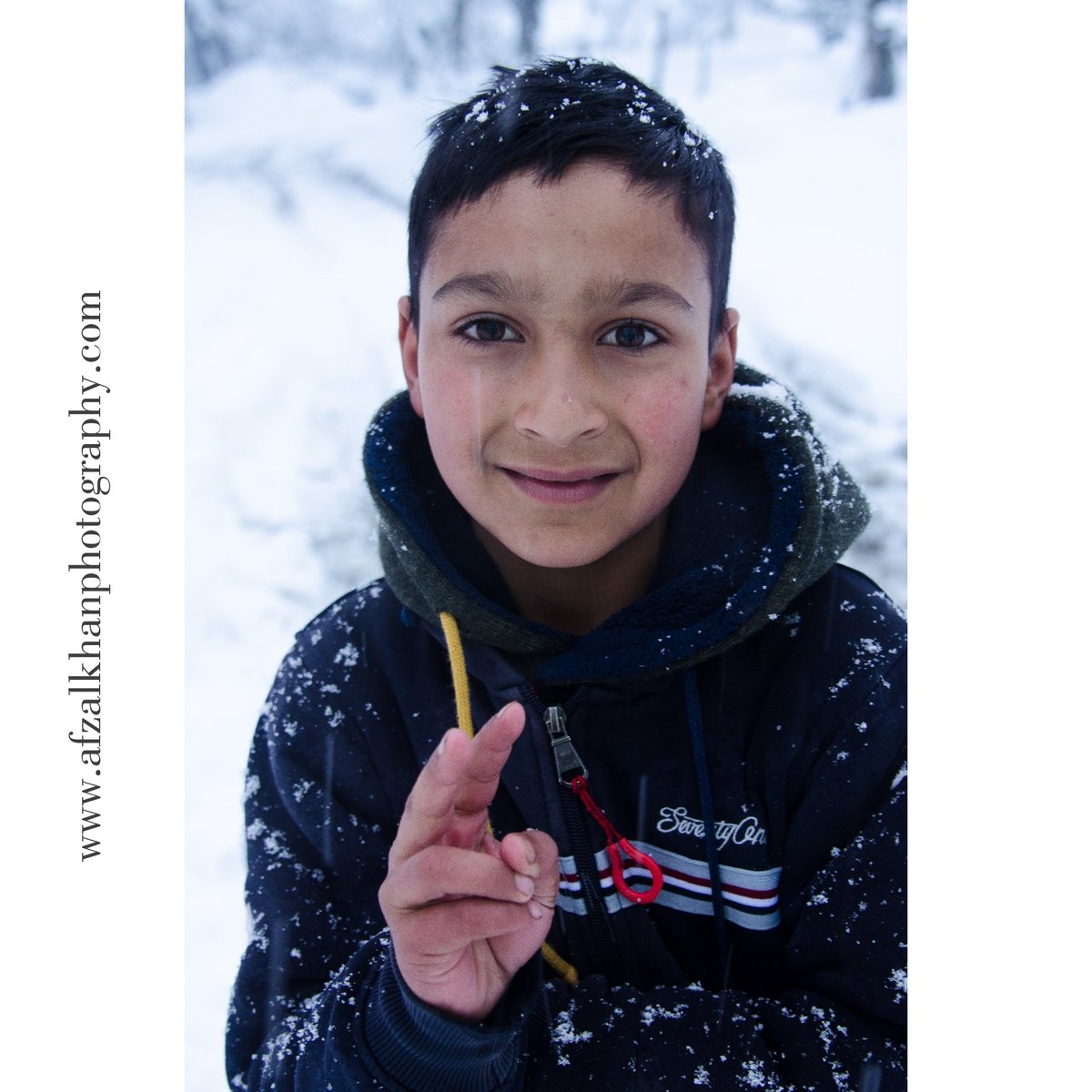 Snowy Child Portraits from Kashmir

#childphotography
#portraitphotography
#portrait_shots #portraitmag #childportraits #childportraiture #portrait_perfection #portraitphotographer #portraitphotography #pindleindia #pindle #faceswelove #facesofindia #people_vs_camera