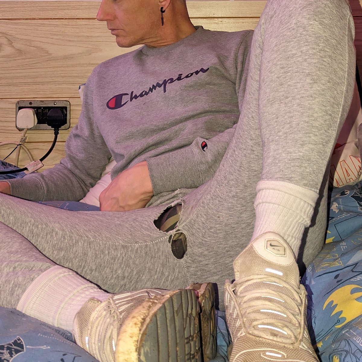 UndiesLadUK's tweet photo. #gayscally #gaychav #scallychav #scallyboy #biscally #gaysweatpants #gayjoggers #gaytrackies #biboy https://t.co/41HMJ3s1kI