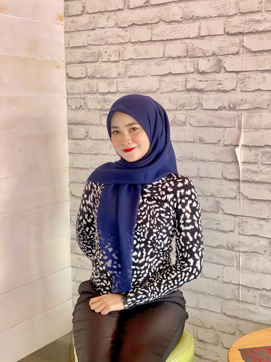 See koleksi awek tudung² gurlhijab's tweet.