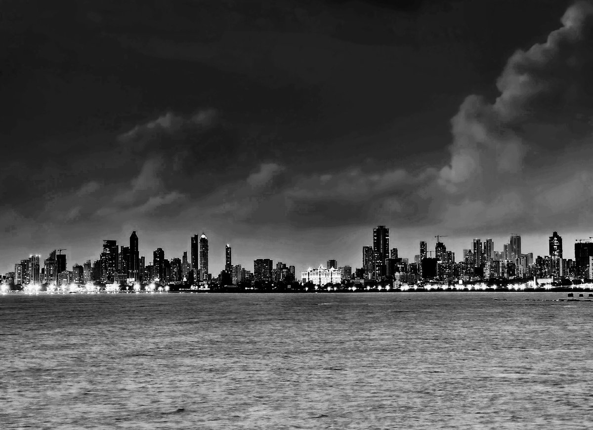 GetBiju's tweet photo. @IndianTechGuide @ompsyram Taken from Marine Drive https://t.co/9Ln4n5KdaN
