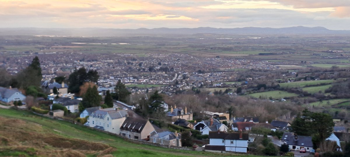 Perfect visibility from up on Cleeve Hill earlier. @CleeveCommon #Gloucestershire