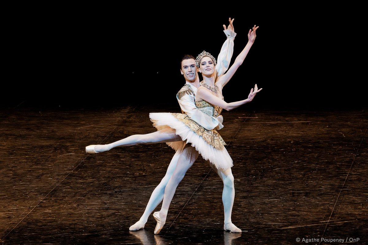BalletOParis's tweet photo. #CasseNoisette
Les représentations du mythique ballet de Noureev se sont achevées ce 1er janvier sur la scène de l'Opéra Bastille. Bravo à tous ! 🥰
https://t.co/74re3mJy0y https://t.co/CQqRvbEwXa
