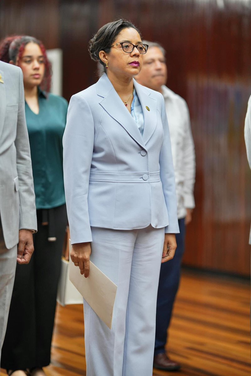 Foreign Minister Hugh Hilton Todd was present as H.E President Irfaan Ali accepted the Letters of Credence from the High Commissioner of Belize to Guyana, Gale Miller-Garnett 🇧🇿x🇬🇾