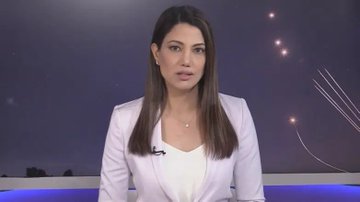 instablog9ja's tweet photo. Female journalist spotted with a pew pew at work https://t.co/D962kTZte4
