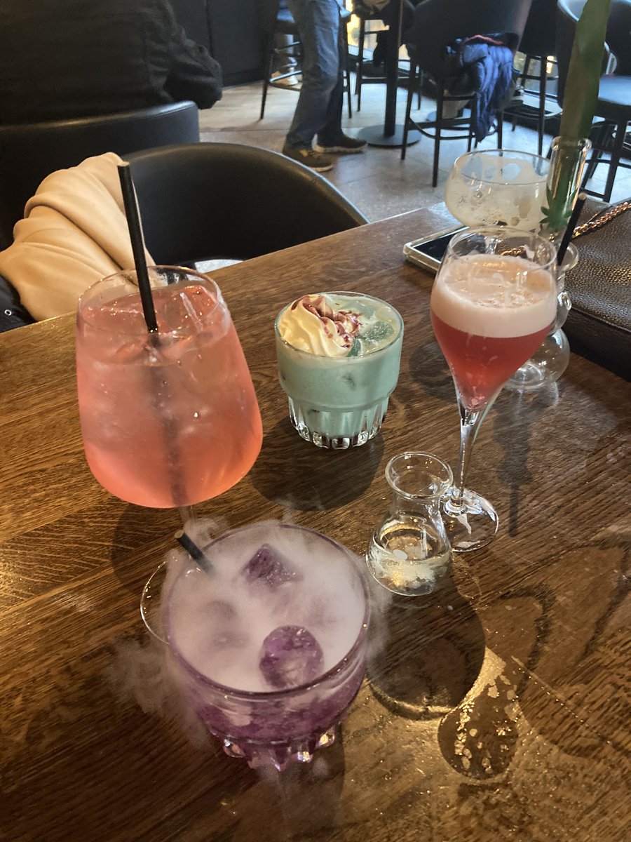 Kate_J_Moore's tweet photo. Drinks with the girls today 🥰 https://t.co/dZhEWRmtrH