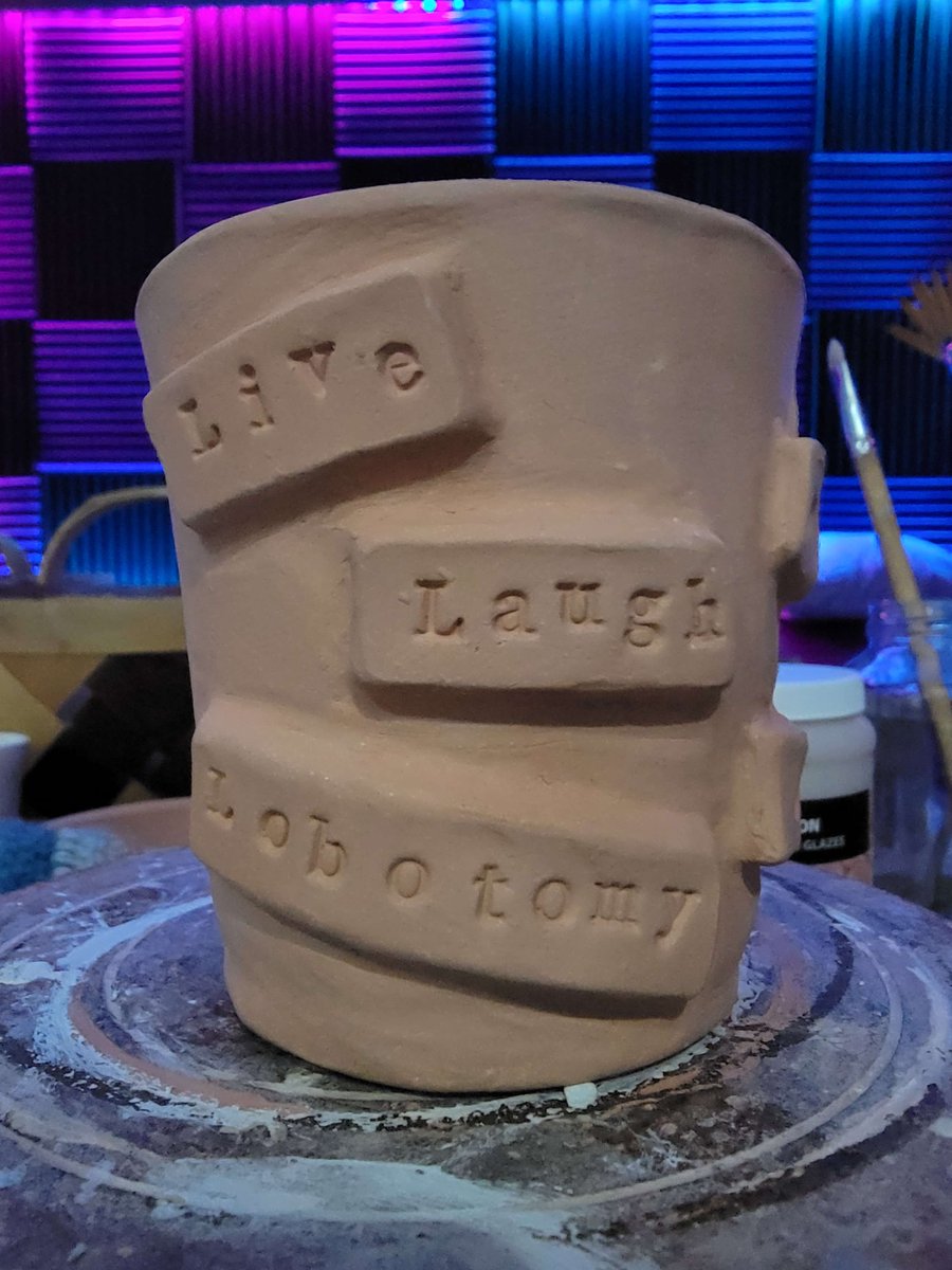 neopacket's tweet image. Doing some hand building #pottery tonight.
What do you want your cup to say? 

9pm twitch.tv/NeoPacket
