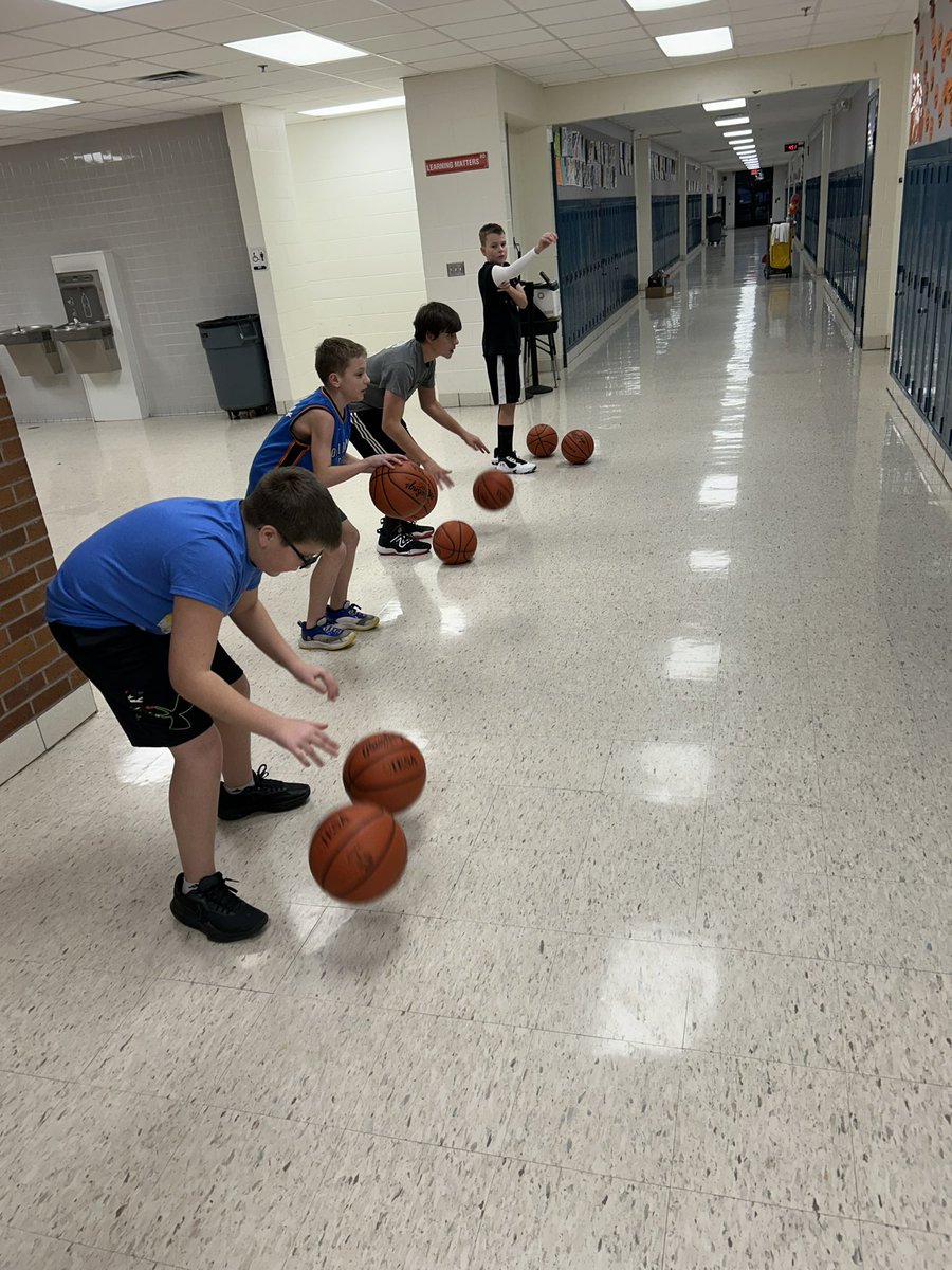 KollmannEric's tweet photo. Love to see my 6th graders wanting to get better and taking on any task I throw at them. 
Getting these boys ready for @CoachJohn14 in a few years https://t.co/qkngkMACyE