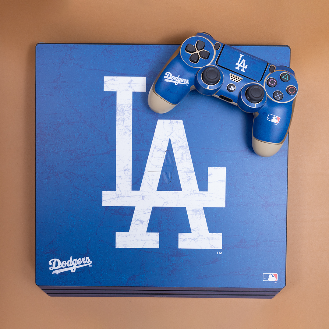 skinit's tweet photo. Step up to the plate in style! βΎοΈ Score big with our Officially Licensed MLB Cases, Skins, and Mousepads. Hit a home run with personalized team pride on all your devices.
Unleash the ultimate fan experience, brought to you by Skinit.
#MLB #Dodgers #FanGear #SkinitStyle #Cases #Skins #Mousepads