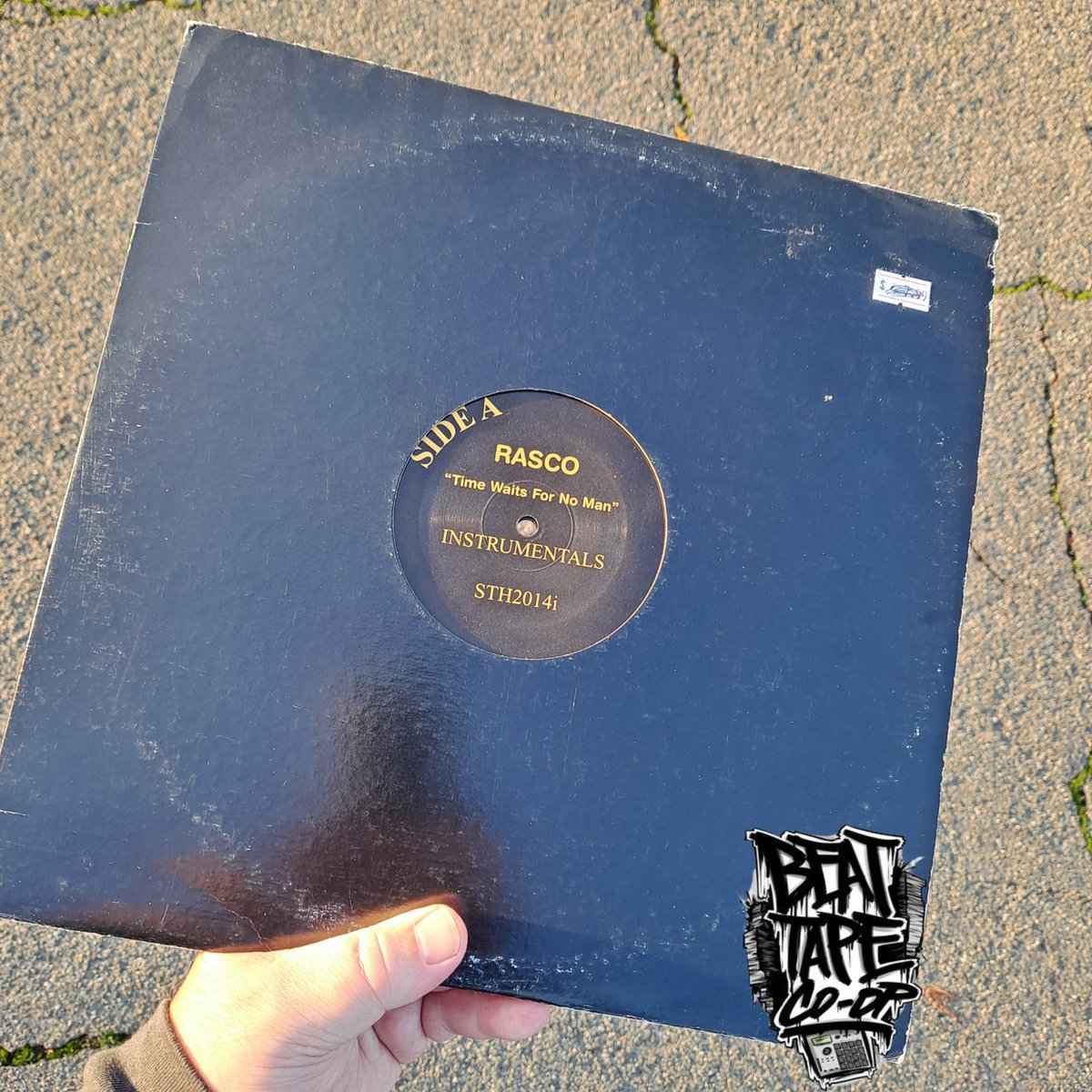BeatTapeCo_Op's tweet photo. Rasco - Time Waits For No Man ( Instrumentals )
Released On: July 21, 1998
#Rasco #PeanutButterWolf #DJDesign #Evidence #Fanatik #JoeyChavez #KutMastaKurt #PaulNice #Protest #HipHop #Instrumentals #Beats #Vinyl #Record #BeatTapeCoOp https://t.co/1cCUJdWwxz