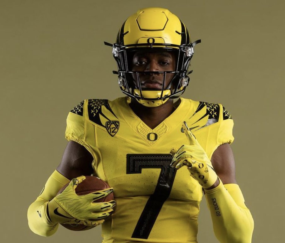 WATCH: Ify Obidegwu, Oregon Ducks signee, registers pick-6 in Under Armour All-America Game highschool.si.com/recruiting/202…