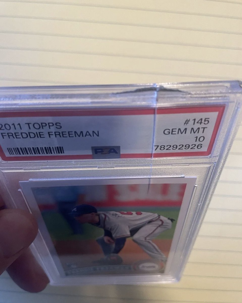 baseball_stacks's tweet photo. I pride myself on shipping cards securely. Even with cardboard on each side this slab got stuck in the machine and got cracked. Can't imagine how bad it would have been without the protection. https://t.co/4uqQG5nWJc