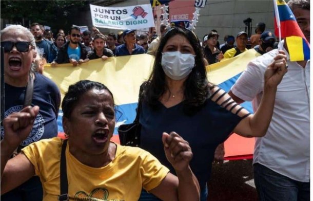 coalicionsind's tweet photo. #9enero 10:00AM desde la Puerta Tamanaco #UCV le diremos NO a la descabellada propuesta salarial de 13Bs de la Asamblea N. para #Trabajadores y #Jubilados Mientras ellos Cobran Miles de $. La lucha comienza por tener #salario con poder adquisitivo. #3Enero #03Enero #03Ene #4enero https://t.co/Iq3gUeb7yA